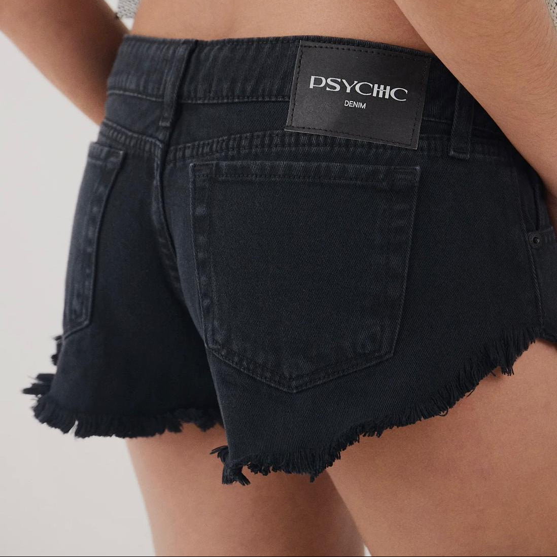 SHORT BLACK