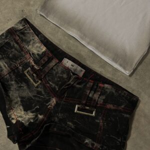 SHORT STAINED