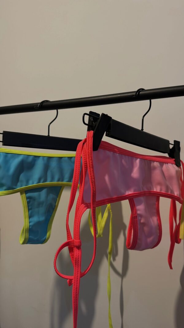 BIKINIS 26 - Imagen 2