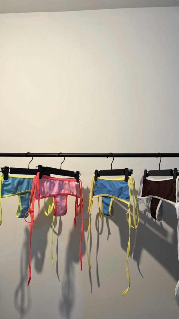 BIKINIS 26